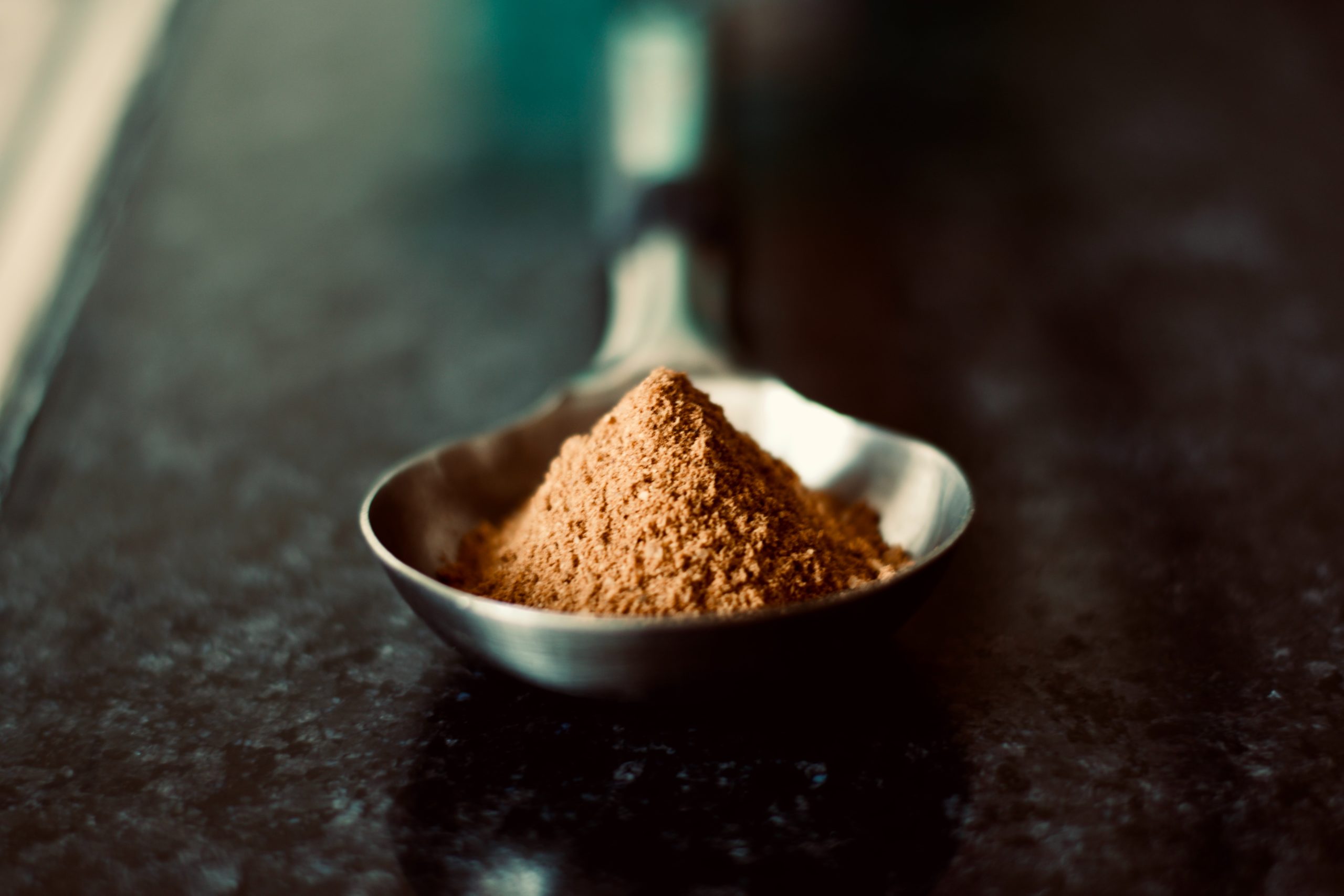 Rå kakaopulver til chokolade grød overnight oats i køleskab